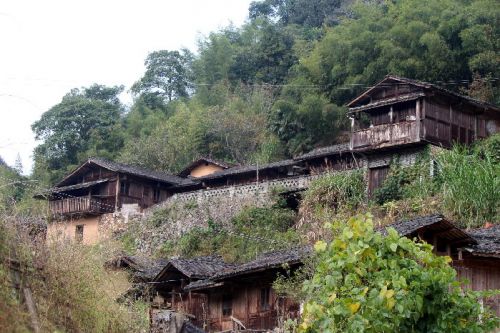 珍藏在山里的特殊古村(图1)